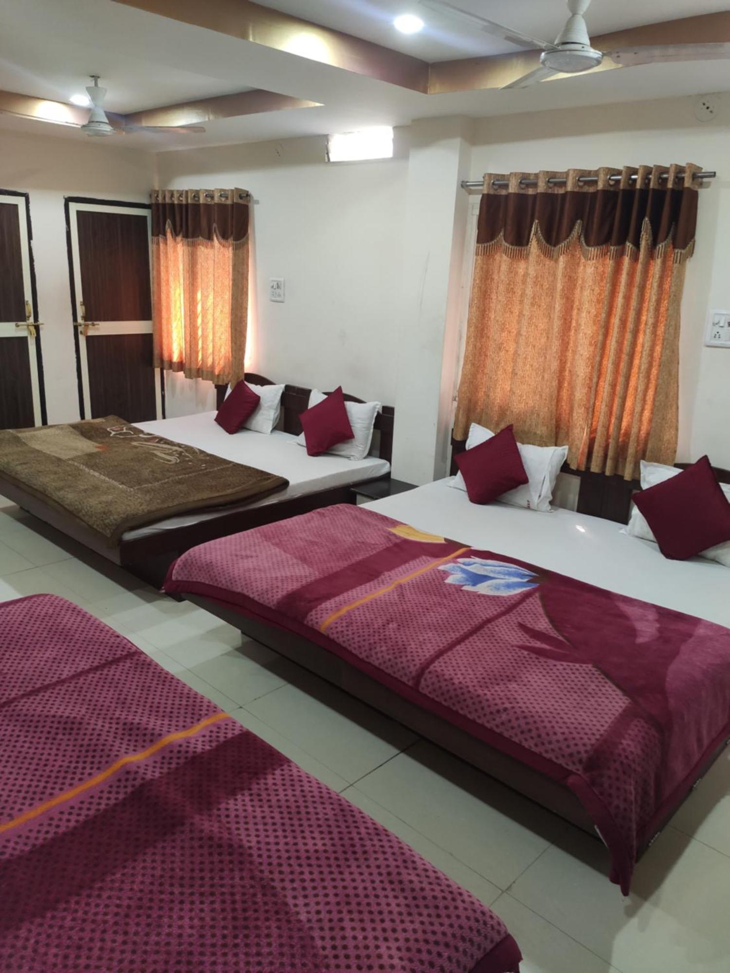 Hotel Vrandavan Palace Near Mahakal Temple Ujjain Ngoại thất bức ảnh