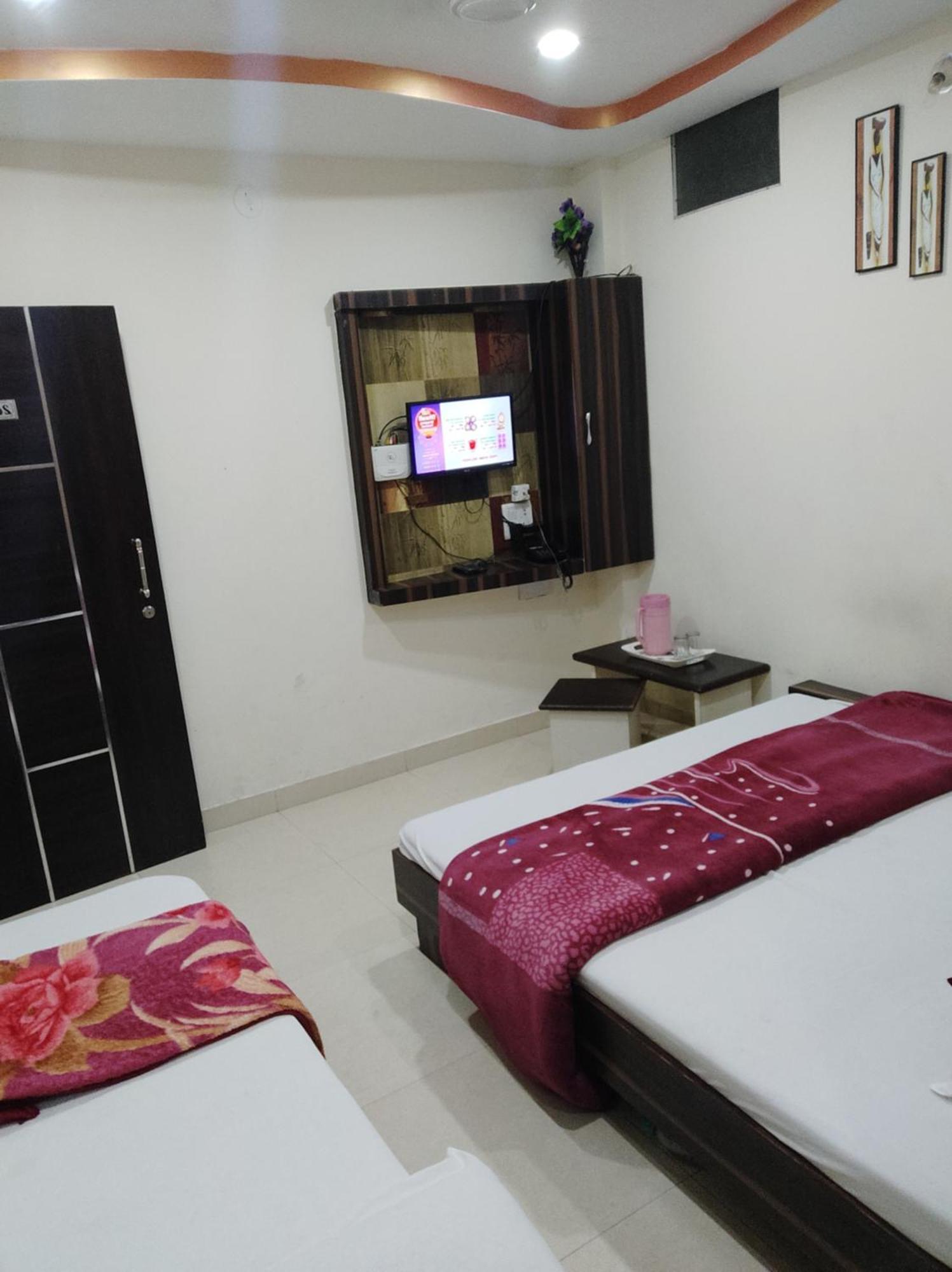 Hotel Vrandavan Palace Near Mahakal Temple Ujjain Ngoại thất bức ảnh