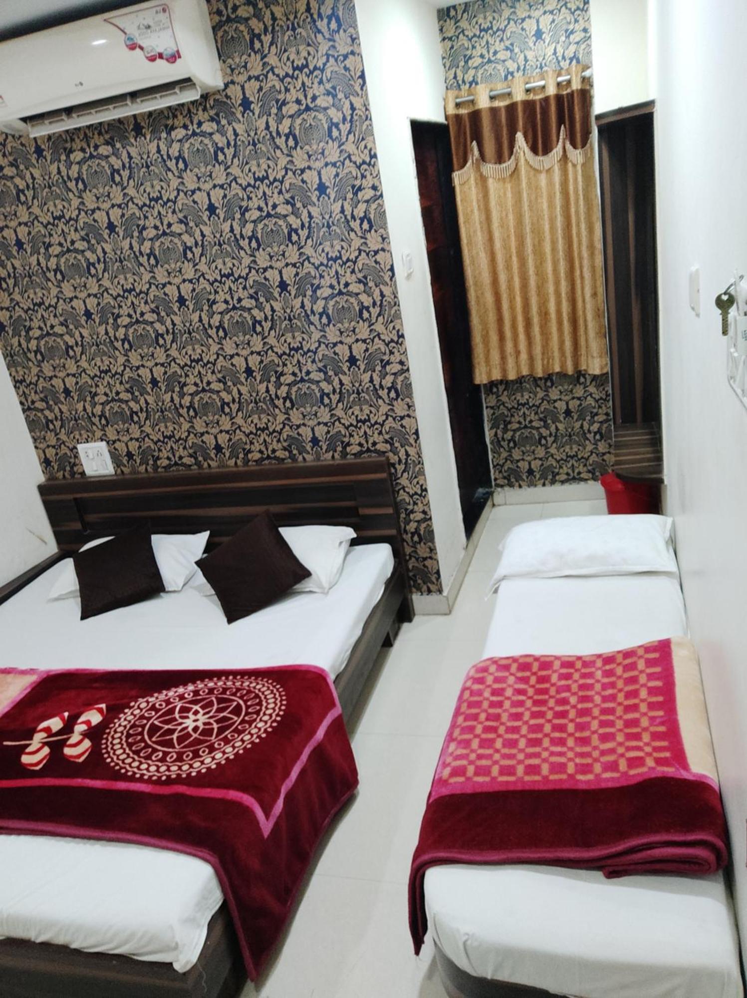 Hotel Vrandavan Palace Near Mahakal Temple Ujjain Ngoại thất bức ảnh