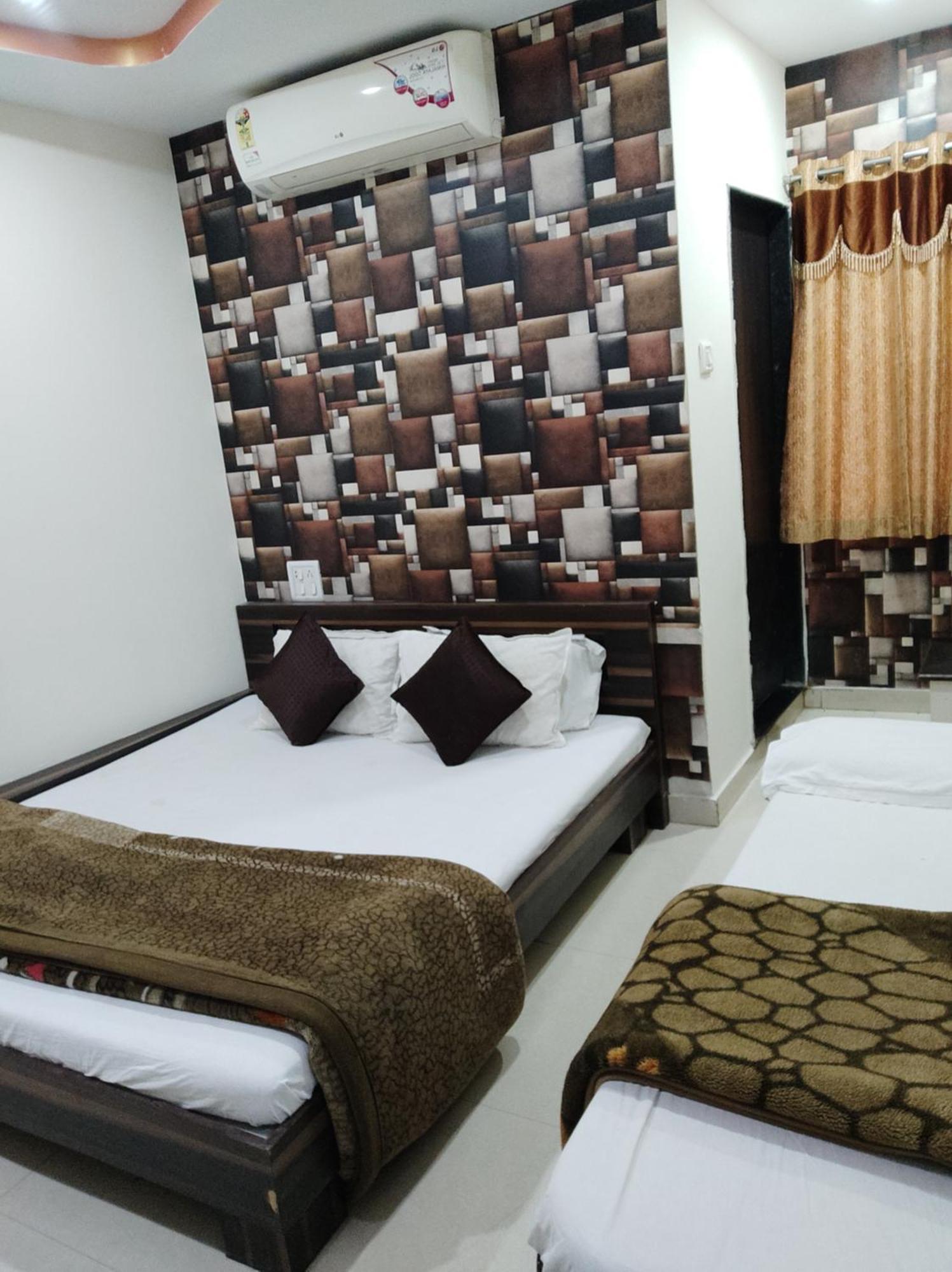 Hotel Vrandavan Palace Near Mahakal Temple Ujjain Ngoại thất bức ảnh