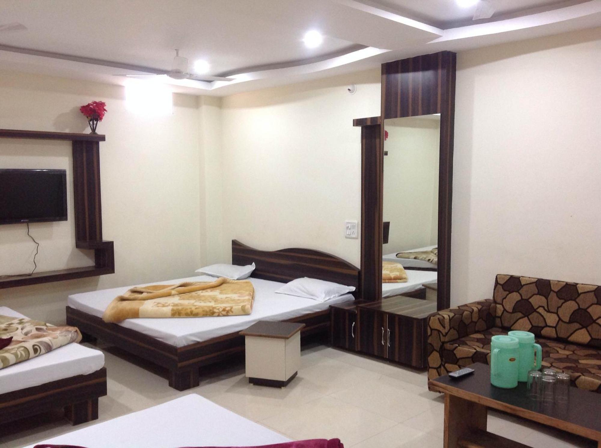 Hotel Vrandavan Palace Near Mahakal Temple Ujjain Ngoại thất bức ảnh
