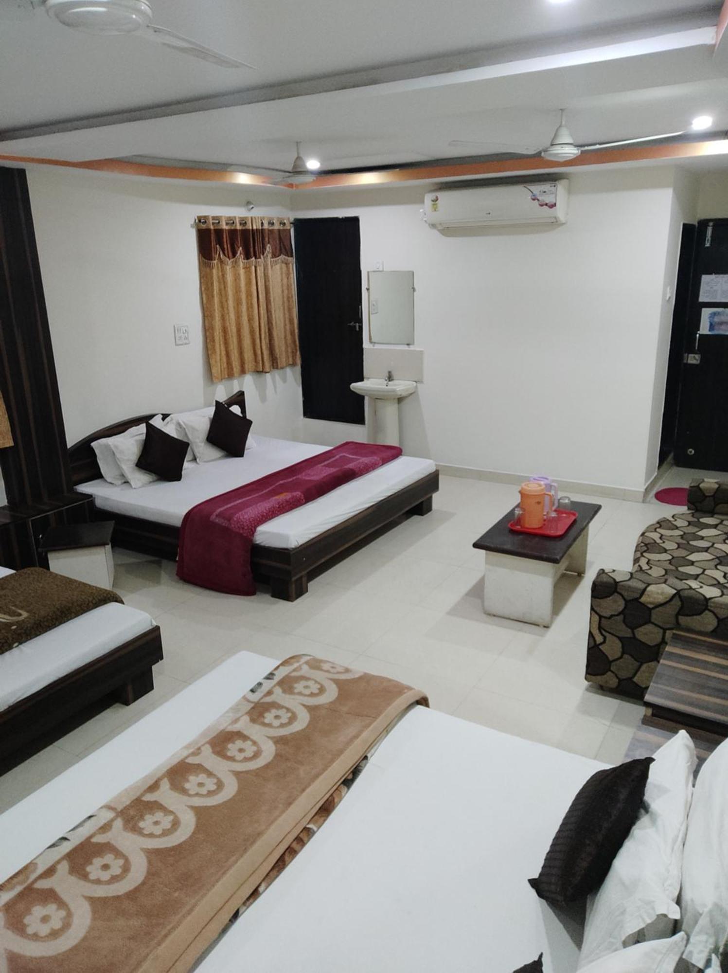 Hotel Vrandavan Palace Near Mahakal Temple Ujjain Ngoại thất bức ảnh