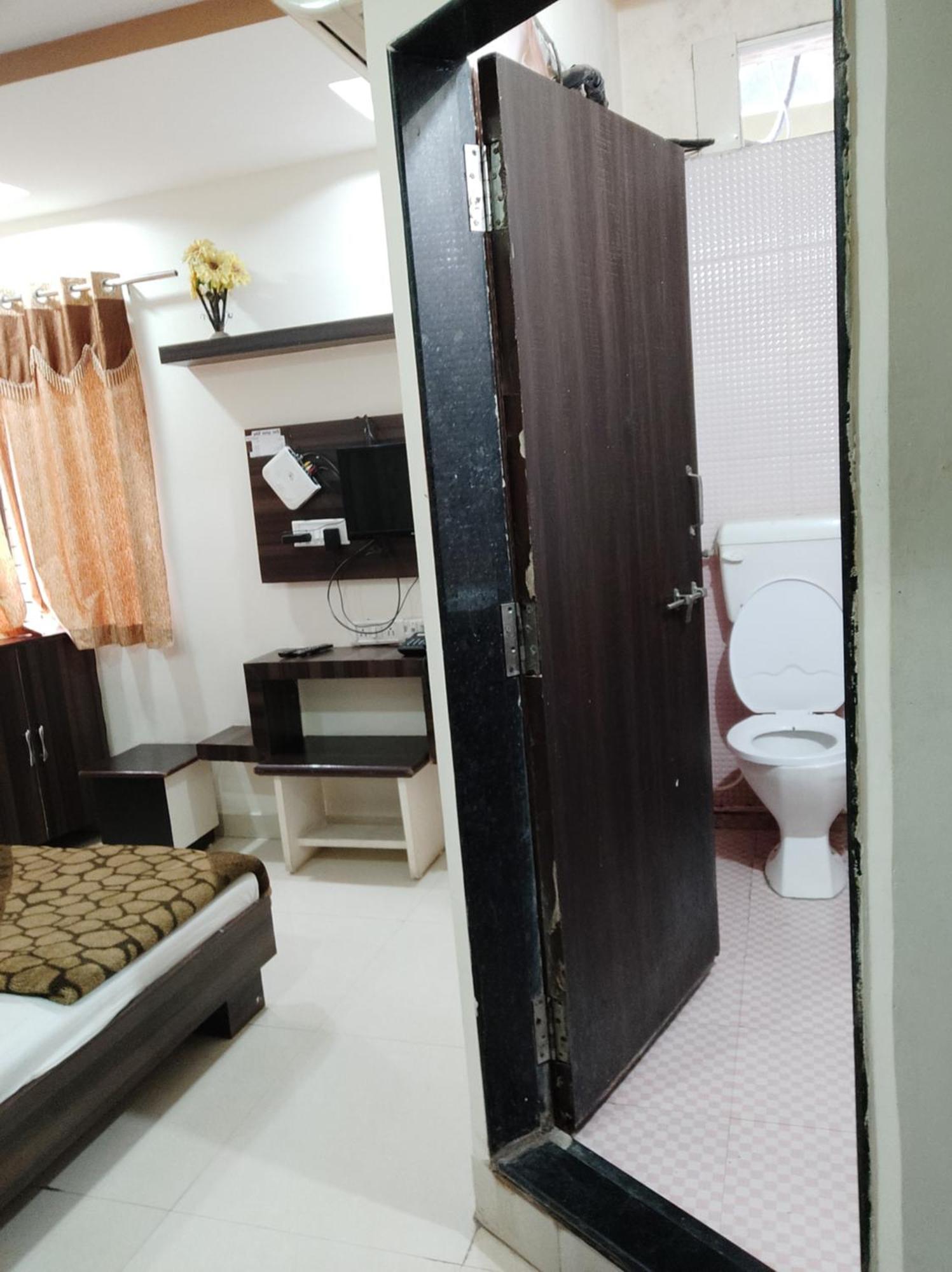 Hotel Vrandavan Palace Near Mahakal Temple Ujjain Ngoại thất bức ảnh