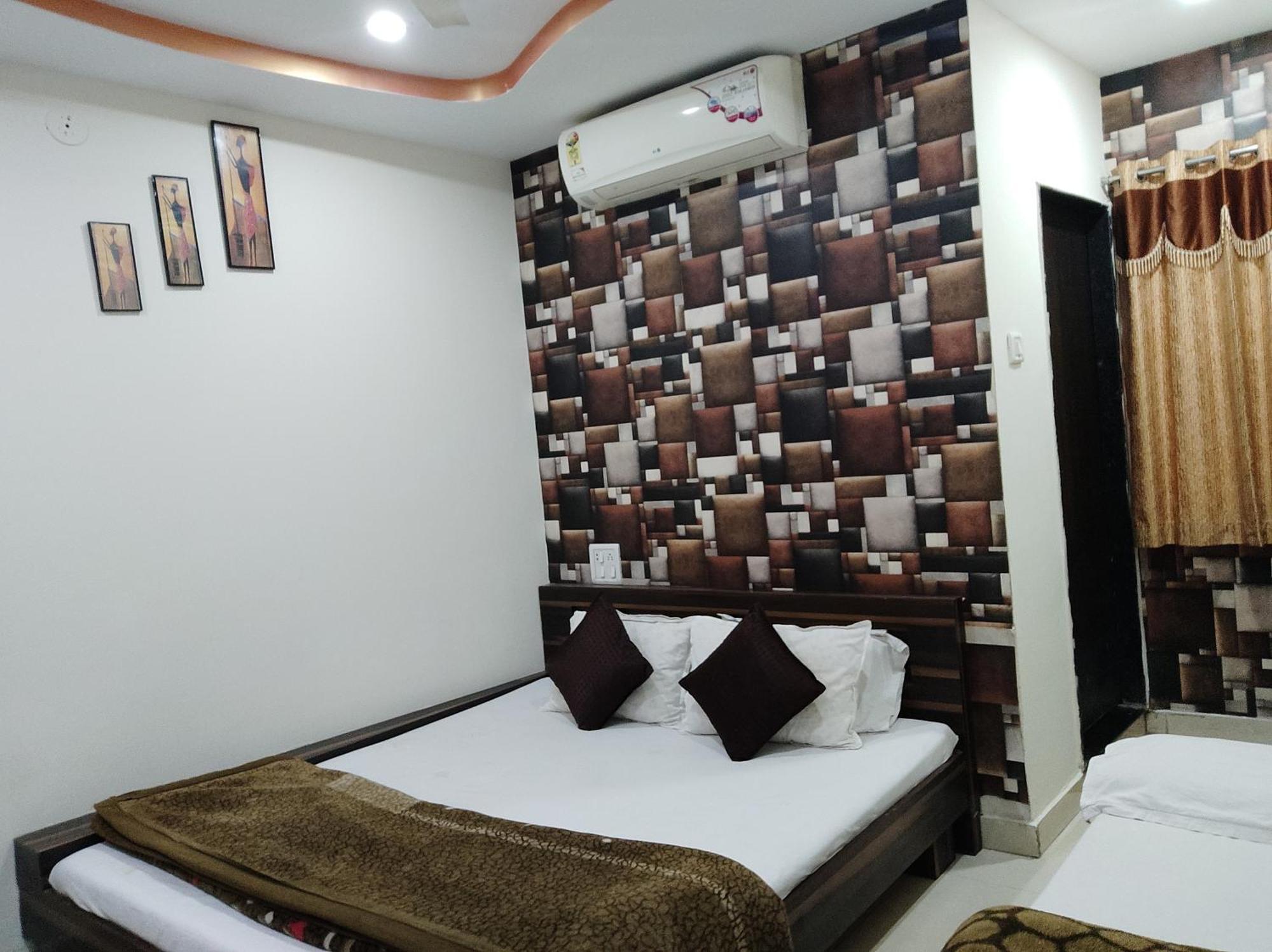 Hotel Vrandavan Palace Near Mahakal Temple Ujjain Ngoại thất bức ảnh