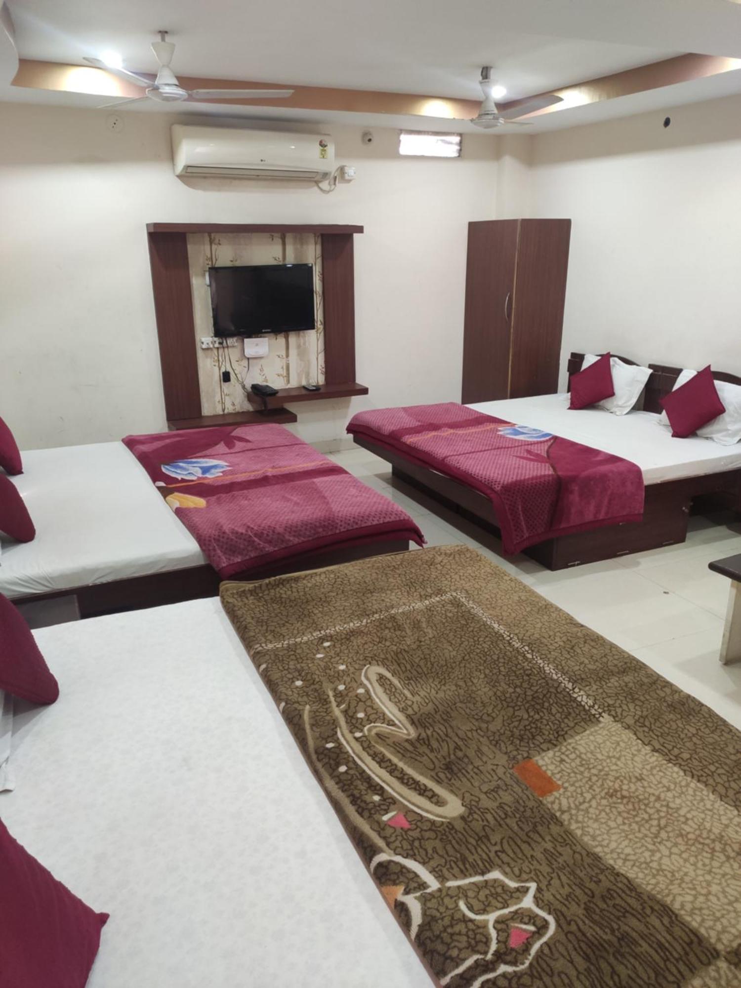 Hotel Vrandavan Palace Near Mahakal Temple Ujjain Ngoại thất bức ảnh