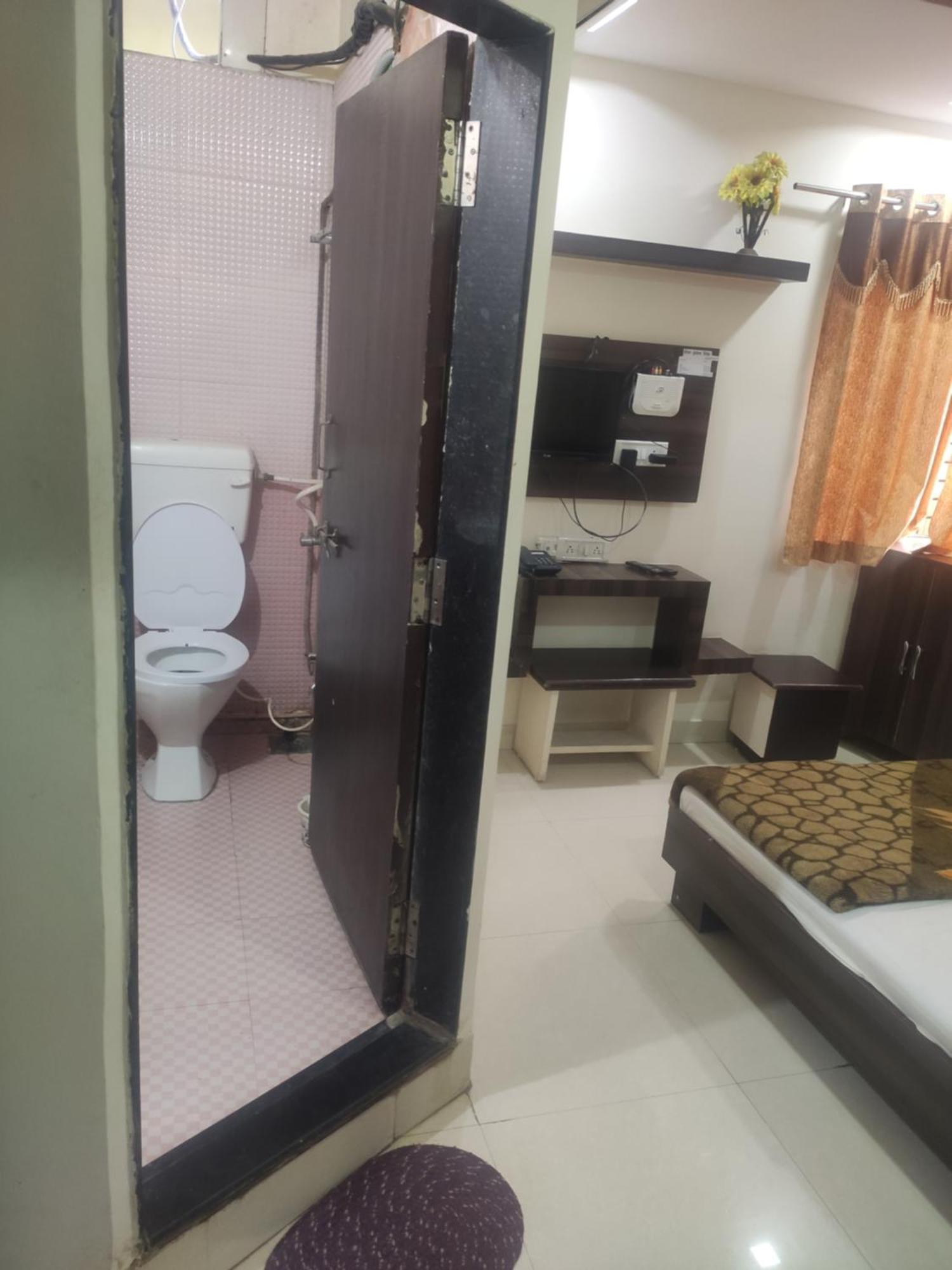 Hotel Vrandavan Palace Near Mahakal Temple Ujjain Ngoại thất bức ảnh
