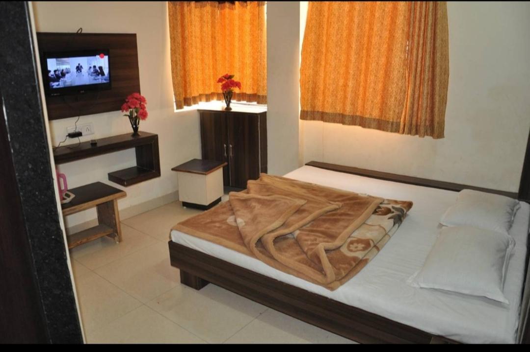 Hotel Vrandavan Palace Near Mahakal Temple Ujjain Ngoại thất bức ảnh