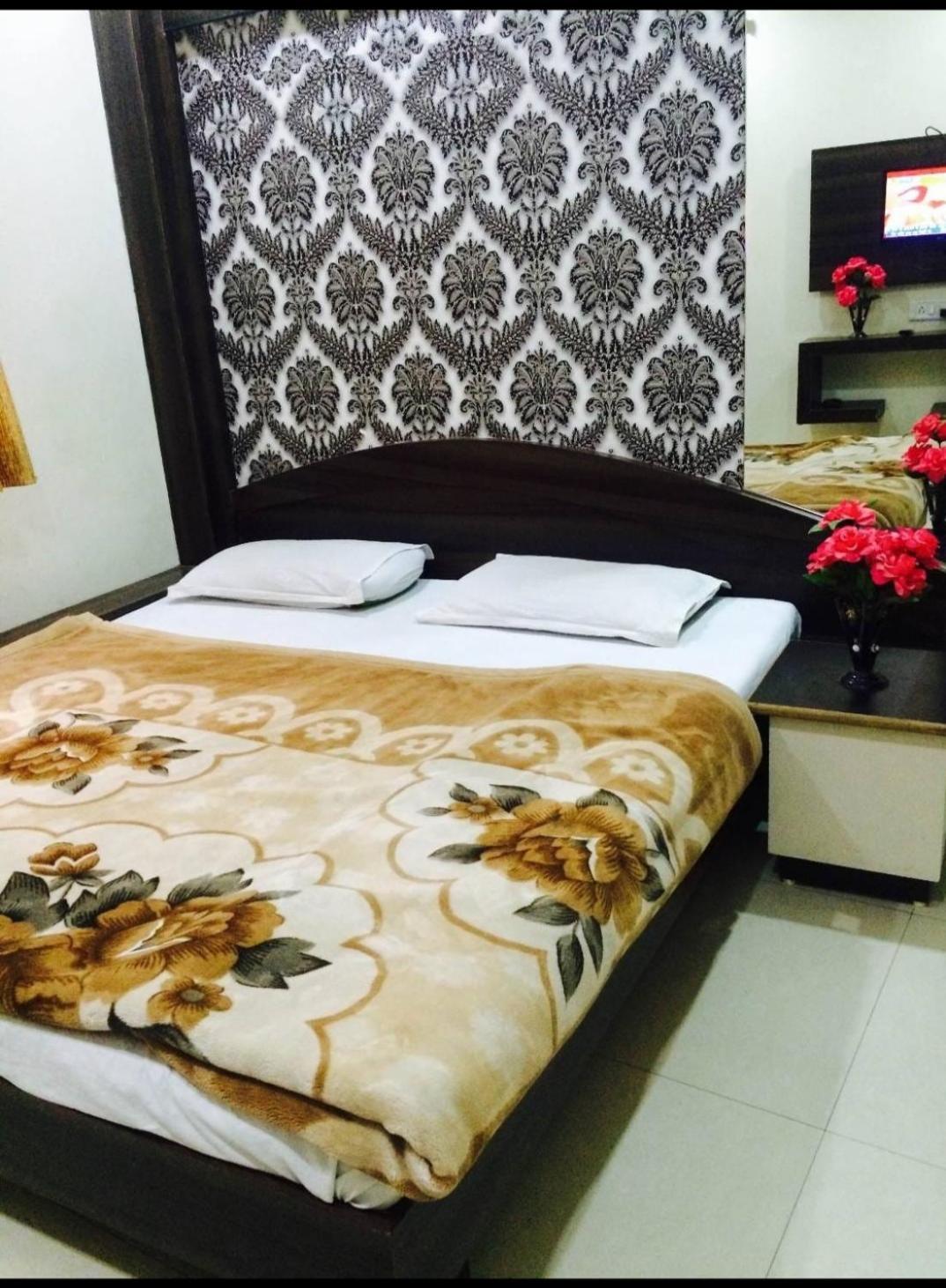 Hotel Vrandavan Palace Near Mahakal Temple Ujjain Ngoại thất bức ảnh