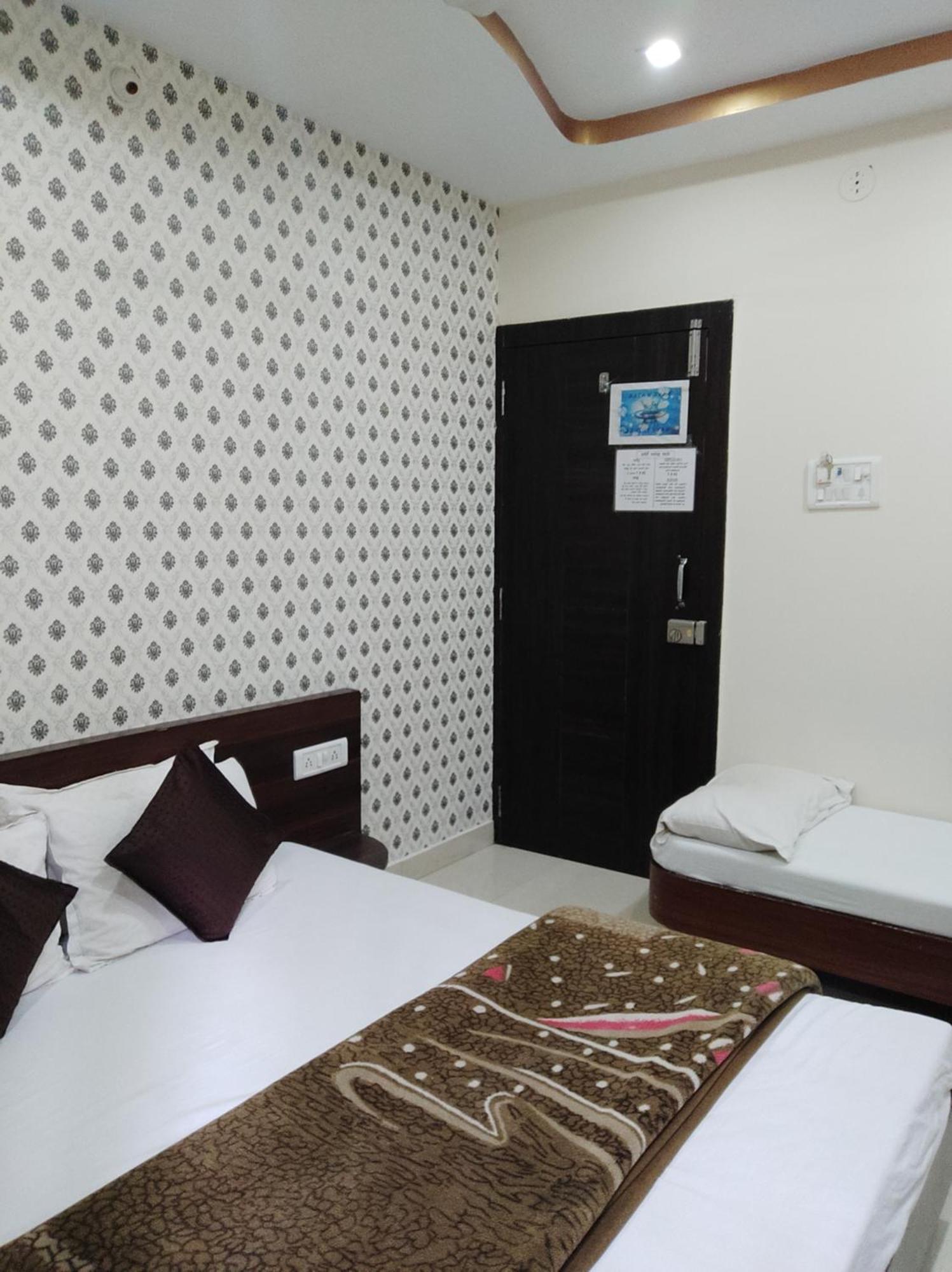 Hotel Vrandavan Palace Near Mahakal Temple Ujjain Ngoại thất bức ảnh